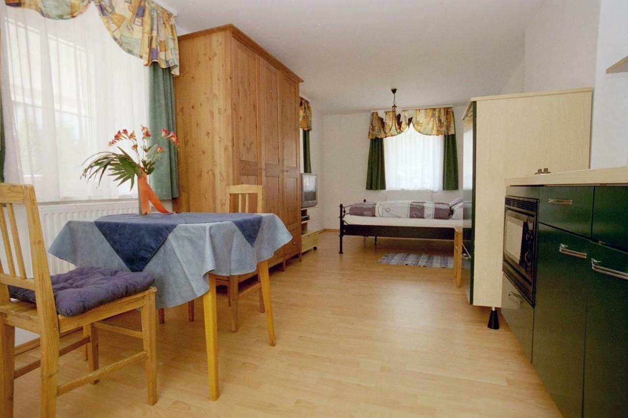 Haus Lenz Ferienwohnungen - Fam Ostermann Puchberg am Schneeberg Ngoại thất bức ảnh